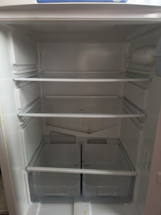 Продам холодильник INDESIT