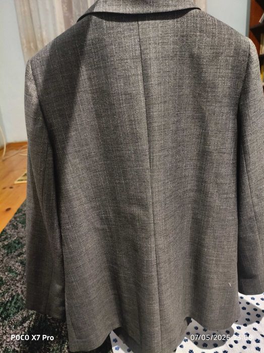 Yangi pidjak kostyum