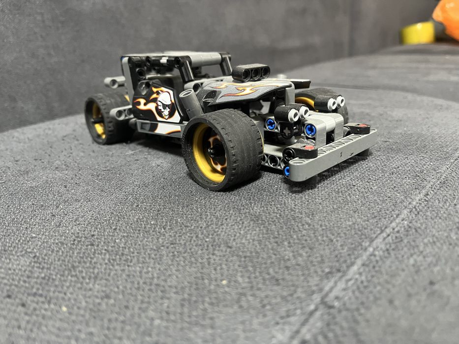 Машинка лего инерционная