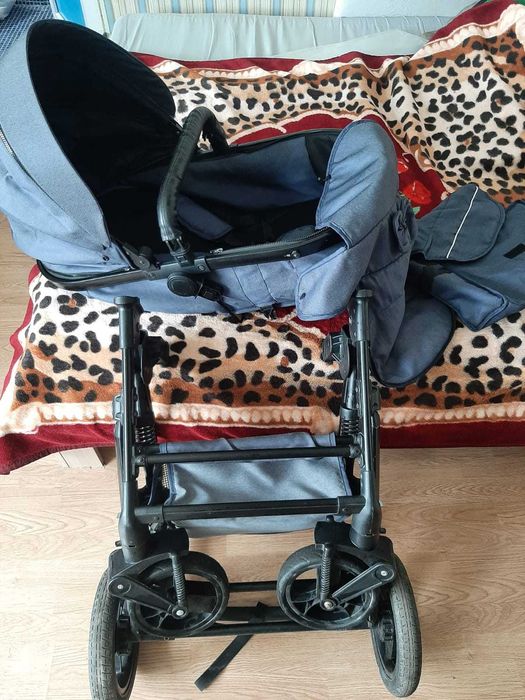Детская коляска.