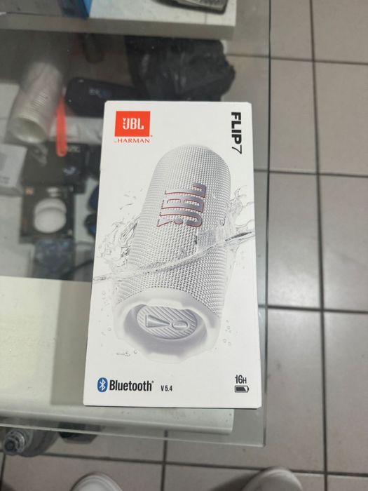 Vind Boxa Jbl noua