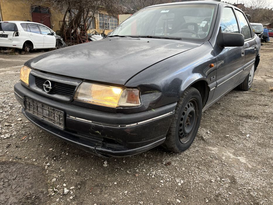 Опел вектра 1.6 бензин на части. Спойлер оригинален. Лип