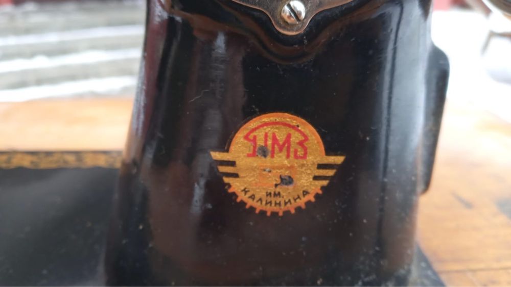 Продам швейную машину