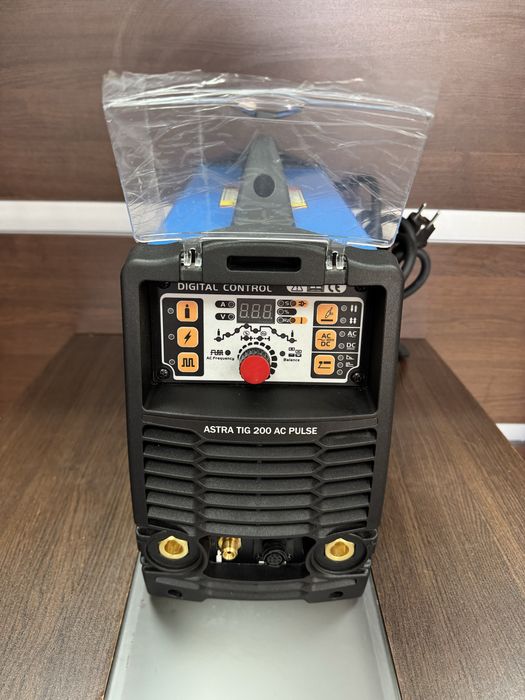 Заваръчен апарат  Redco TIG 200 AC/DC Pulse