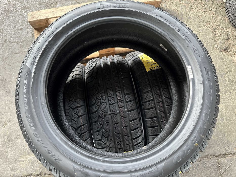 2x Anvelope NOI Iarna 215/45 R17 - Pirelli Sottozero winter 240 serie2