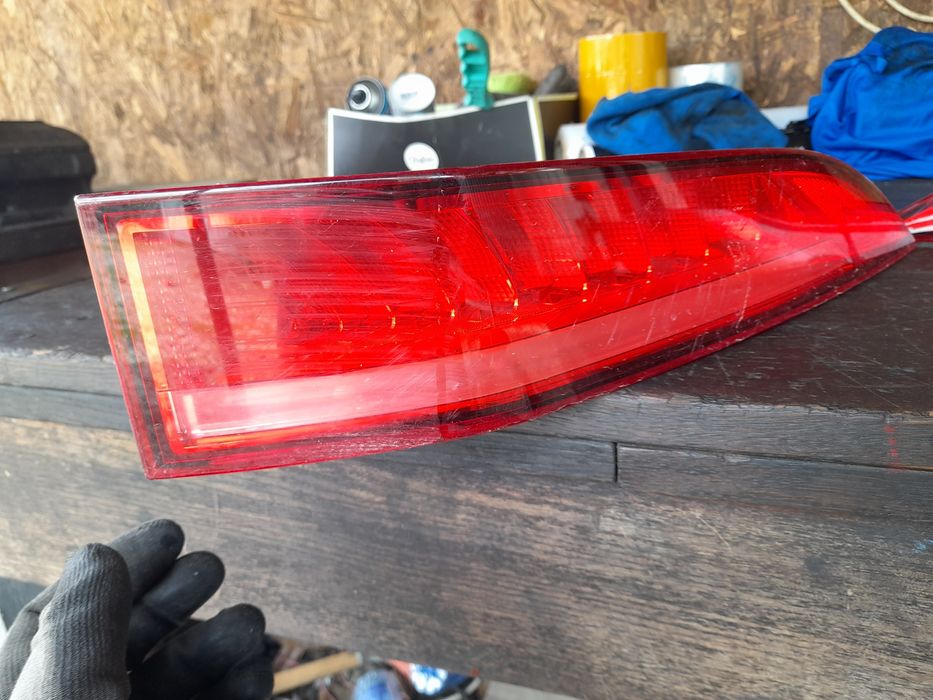 Vând stopuri jaguar f-pace st dreapta hk83 13405 af și hk83 13404 af