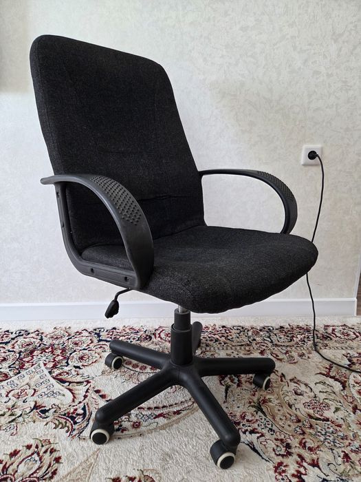 Офисное большое кресло