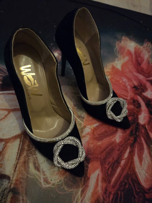 Pantofi cu toc eleganti