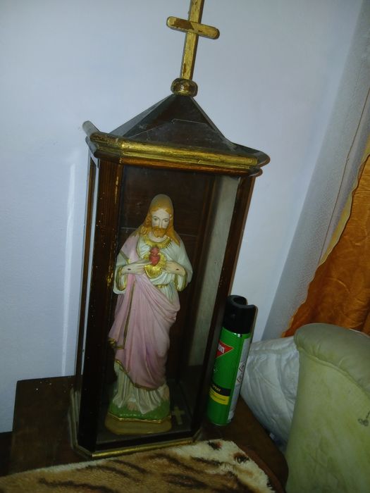 Tablouri si Statueta