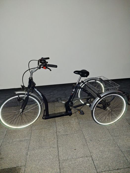 Super bicicleta cu trei roti