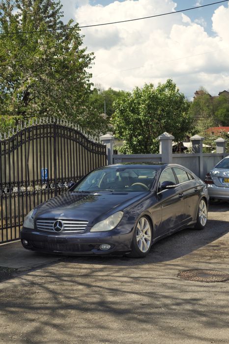 Dezmembrez Mercedes CLS W219 280 300 320 350 500 550 55 63 AMG perna