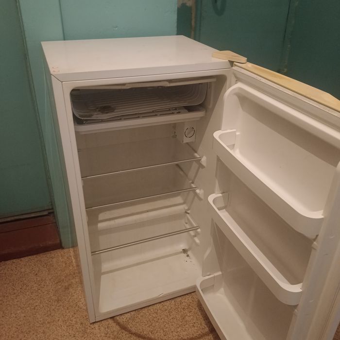 Продам холодильник офисный