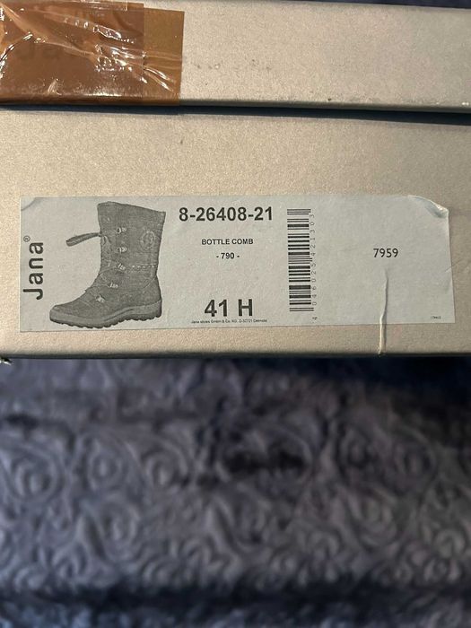 De vanzare cizme inblanite Jana shoes cu fermoar si siret.