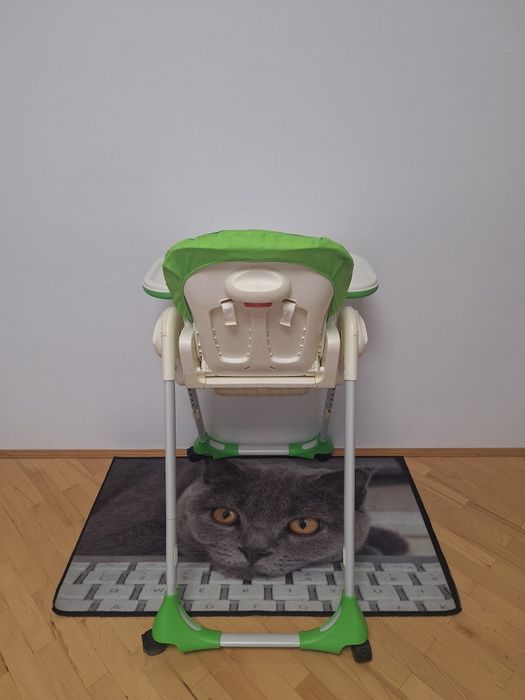 Vând scaun de masă Chicco Polly Easy