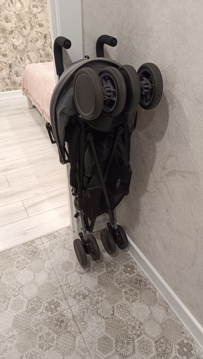 Продам коляску прогулочную BabyGo