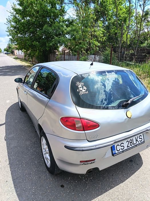 Vand Alfa Romeo , mai multe detalii în privat