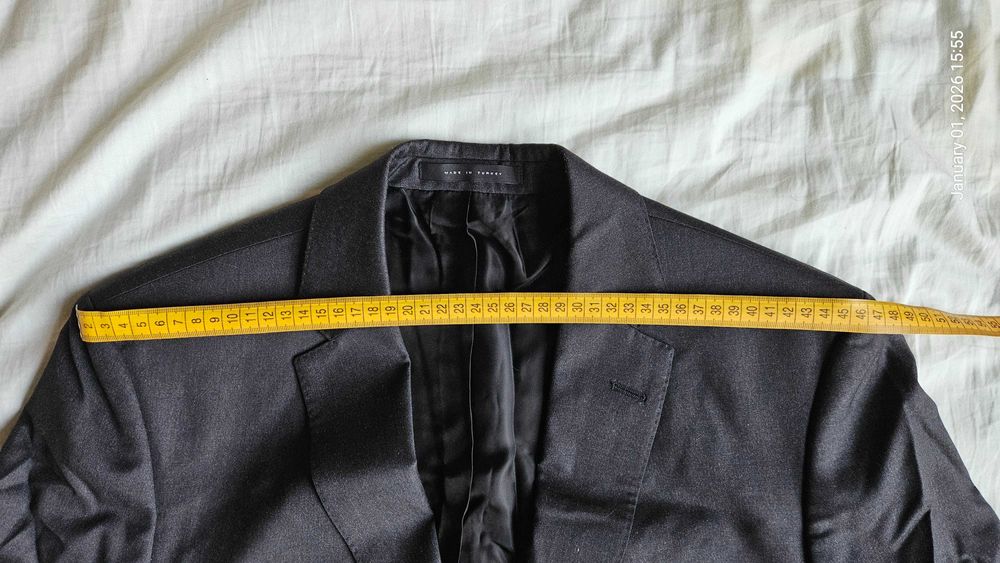 Б.у. Hugo Boss серый классический костюм