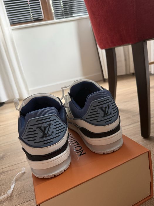 Lv trainer.