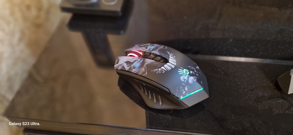 Bloody 80 мишка сотилади.