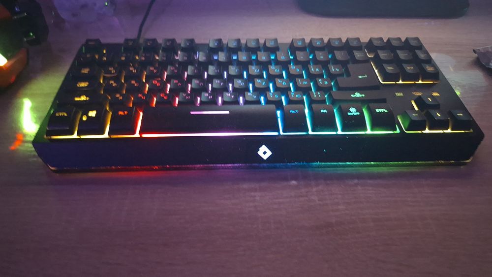 Продам клавиатуру Red Square 85%