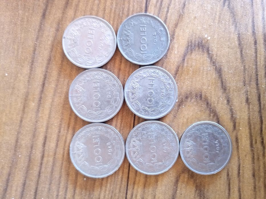 Vând monede vechi 100 de lei Anul 1943/1944