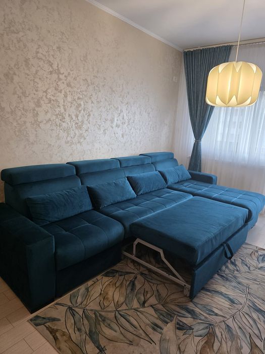 Colțar extensibil cu lada de depozitare