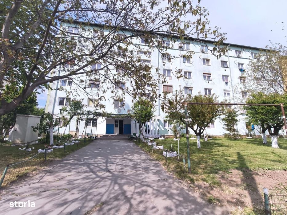 Garsoniera de vanzare etaj 1