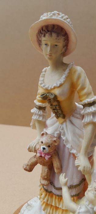 Statueta din rășină