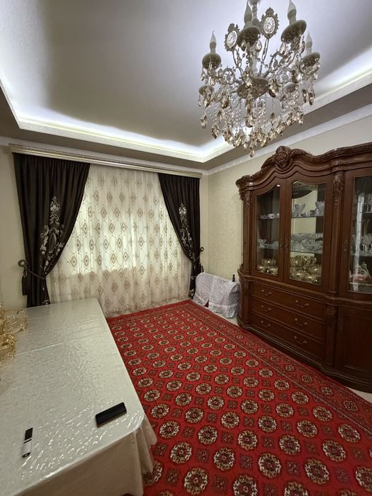 2 xonali kvartira sotiladi