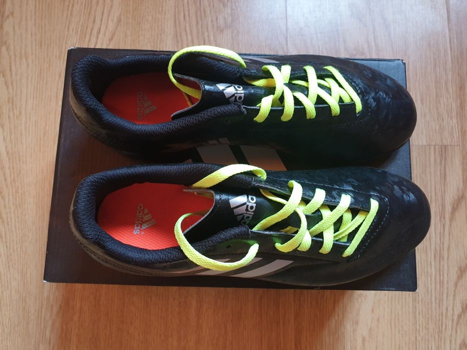 Ghete teren sintetic Noi Originali!