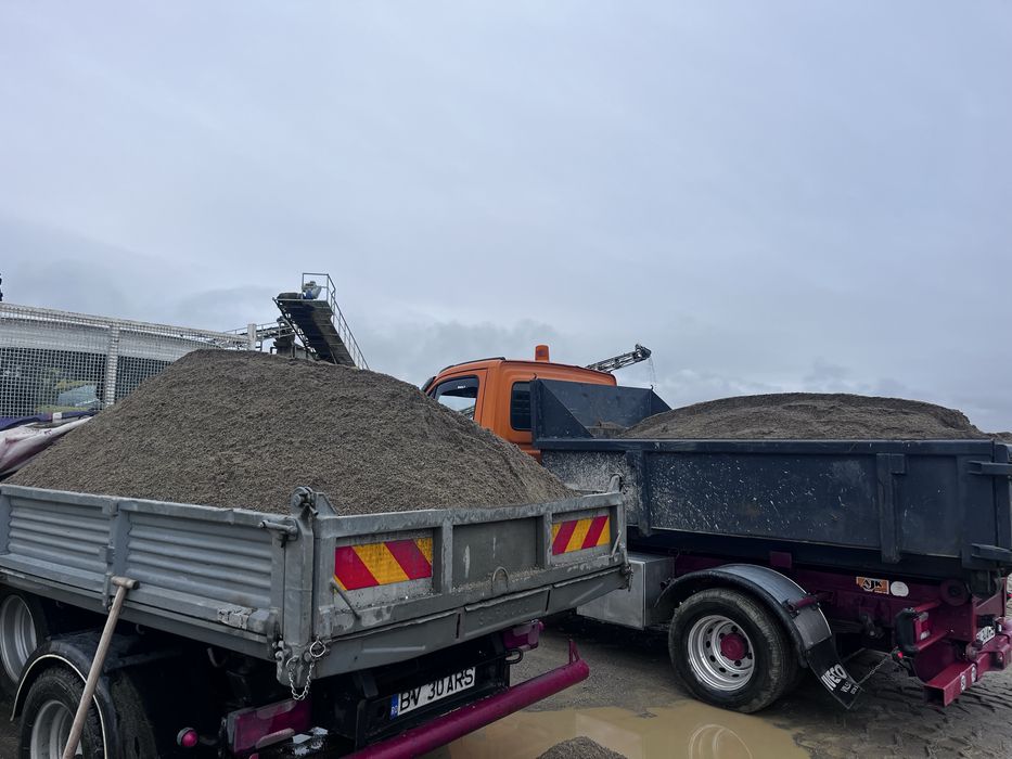 Transport basculabil - pamant vegetal, nisip, piatra,moloz