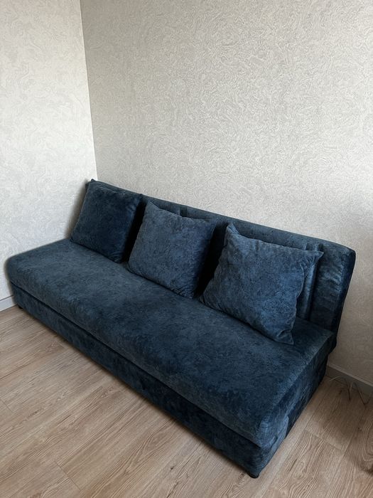 Диван синий раскладной