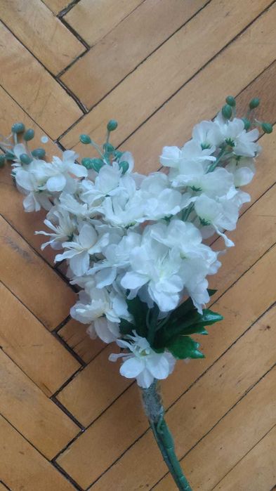 Искусственные цветы 100тг