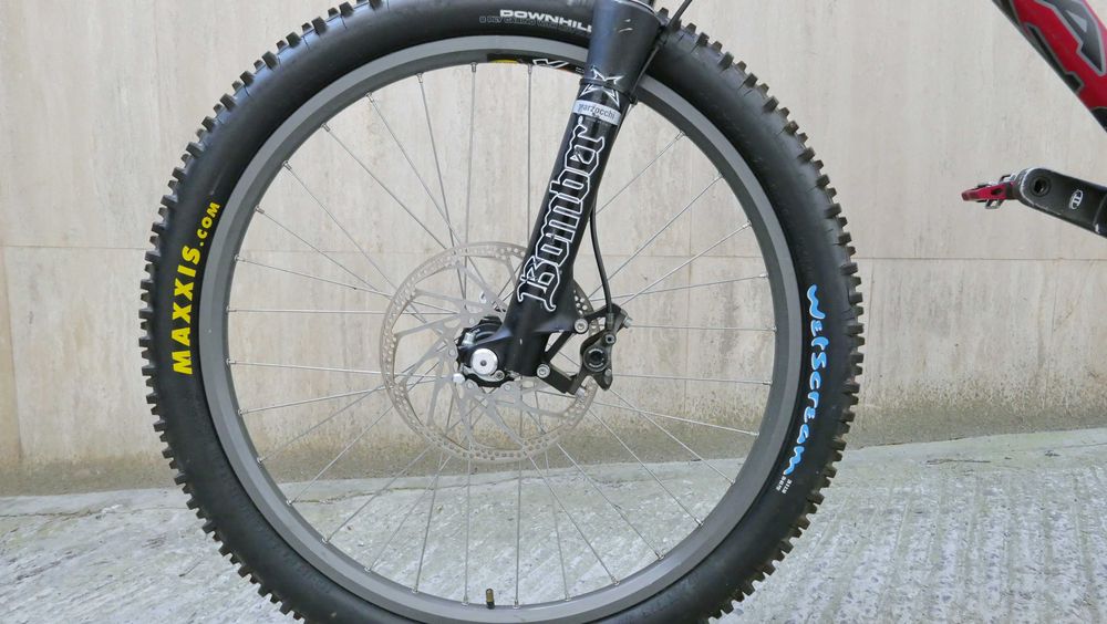 Kona Stinky Primo DH/Freeride 26" – Marzocchi 66 RC2X, Fox Vanilla, Shimano Saint