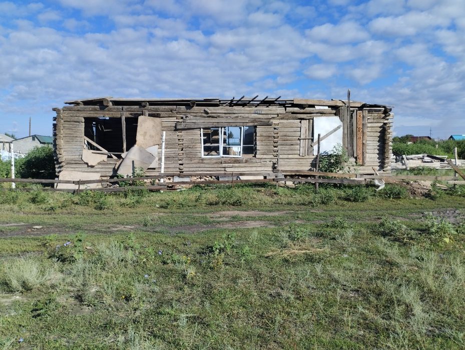 Продам земельный участок с материалами