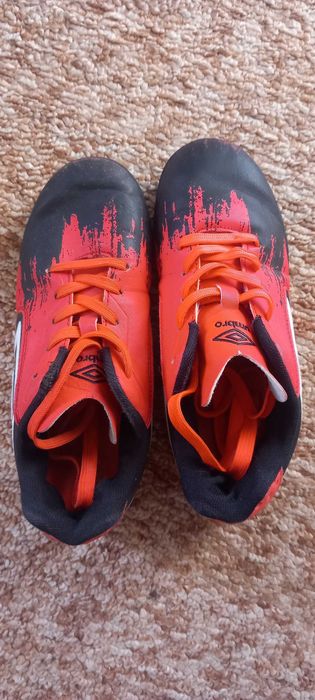 UMBRO  Футболните обувки  Стоножки 33 номер