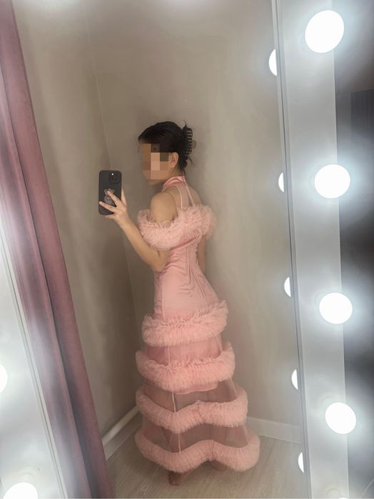 Нежное розовое платье