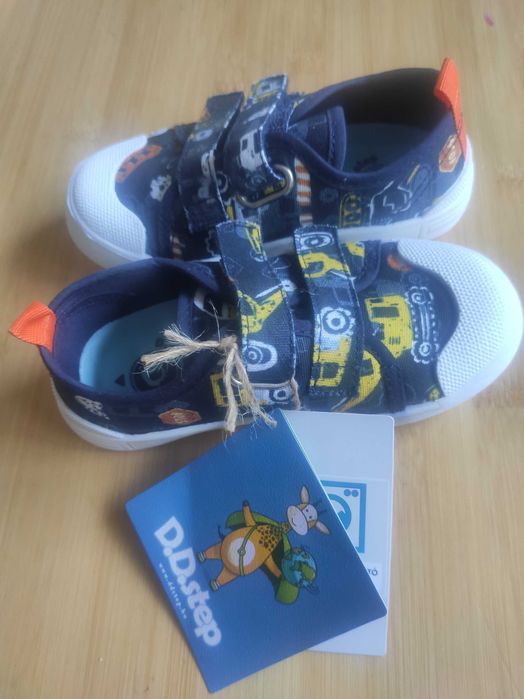 Детски обувки DDstep,нови,номер 25