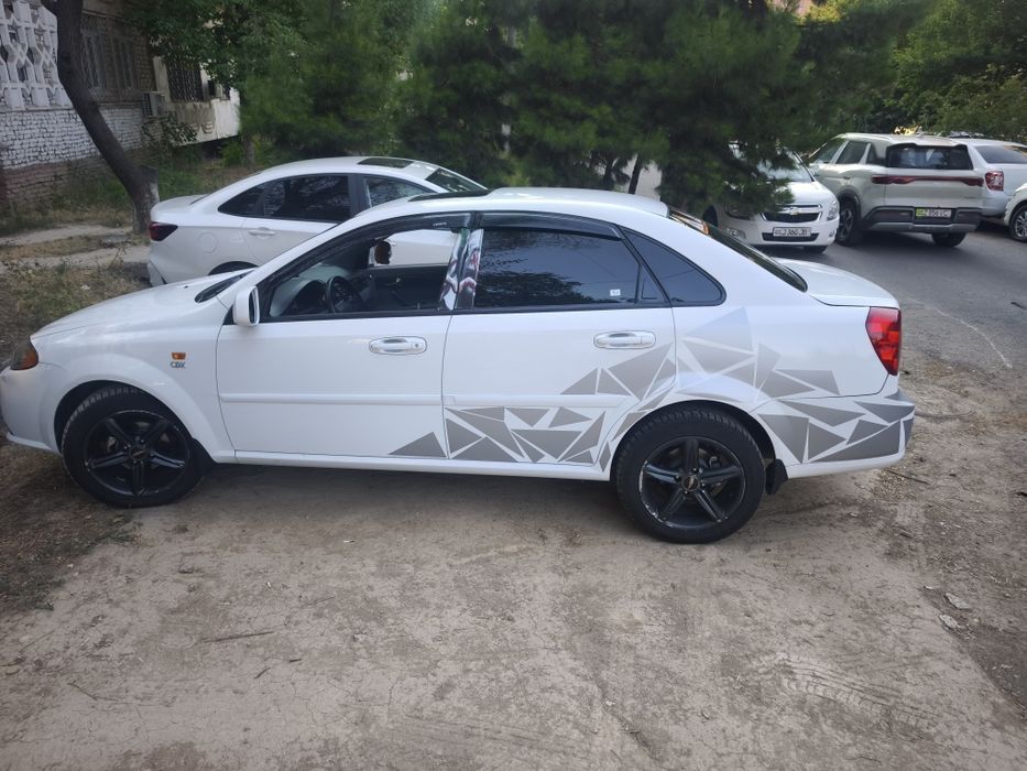 Автомобиль ласети