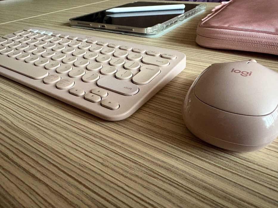 iPad Air 5 - M1, 11 inch + Аксесоари