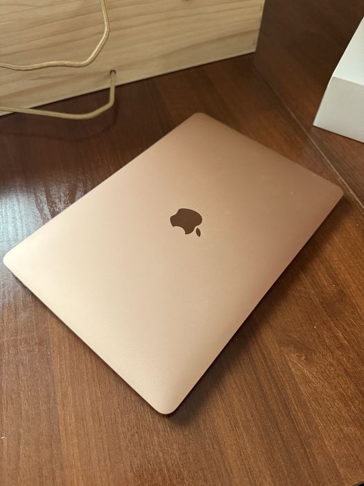 Продам Macbook Air M1