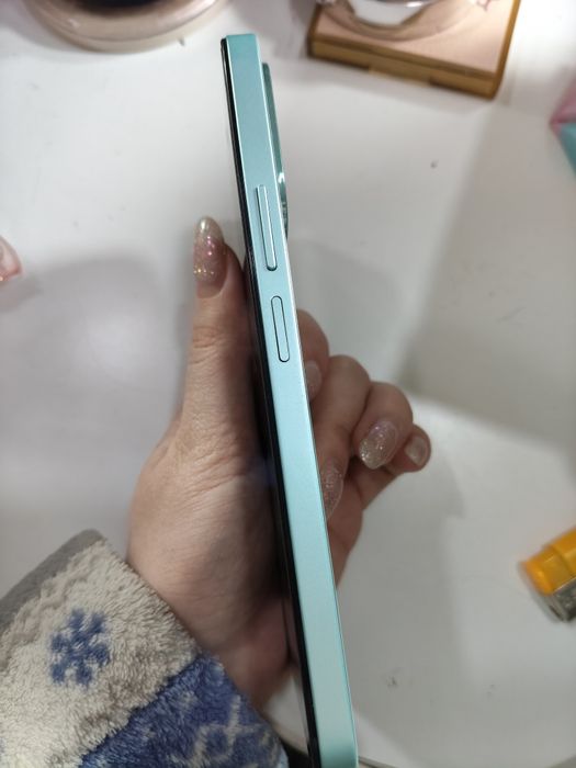 Honor x6c в ментоловом цвете, в идеальном состоянии