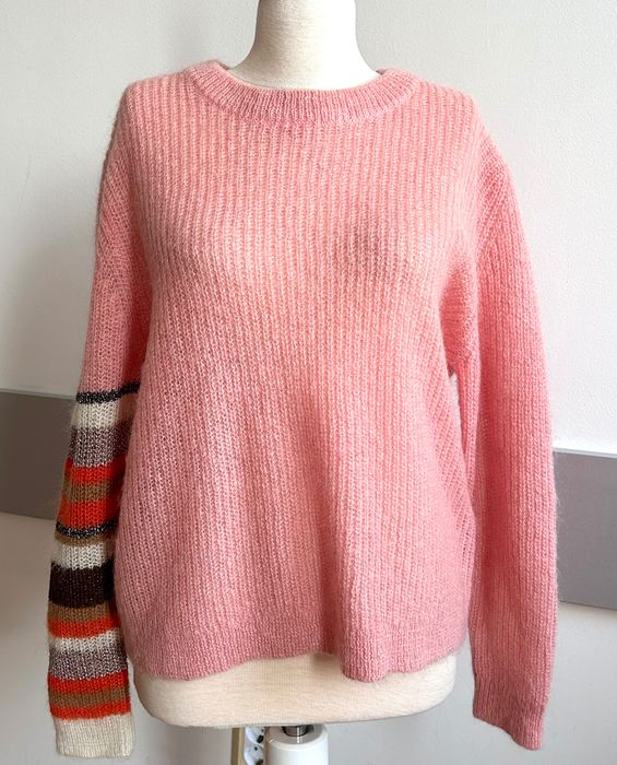 Munthe топъл мек светло роза пуловер