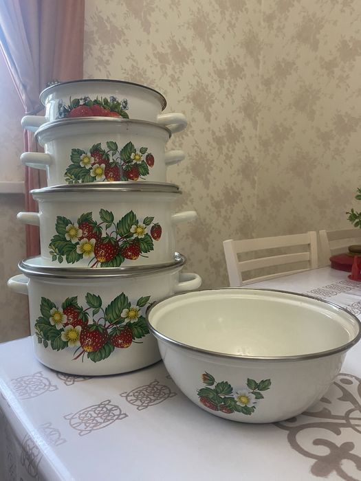 Кастрюли эмалированные