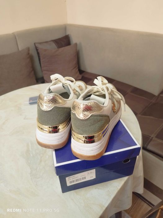 Дамски сникърси 39