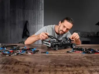 Vând Lego Technic Nou SIGILAT + Unul gata făcut