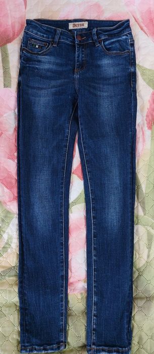 Продам джинсы 26-28 размер