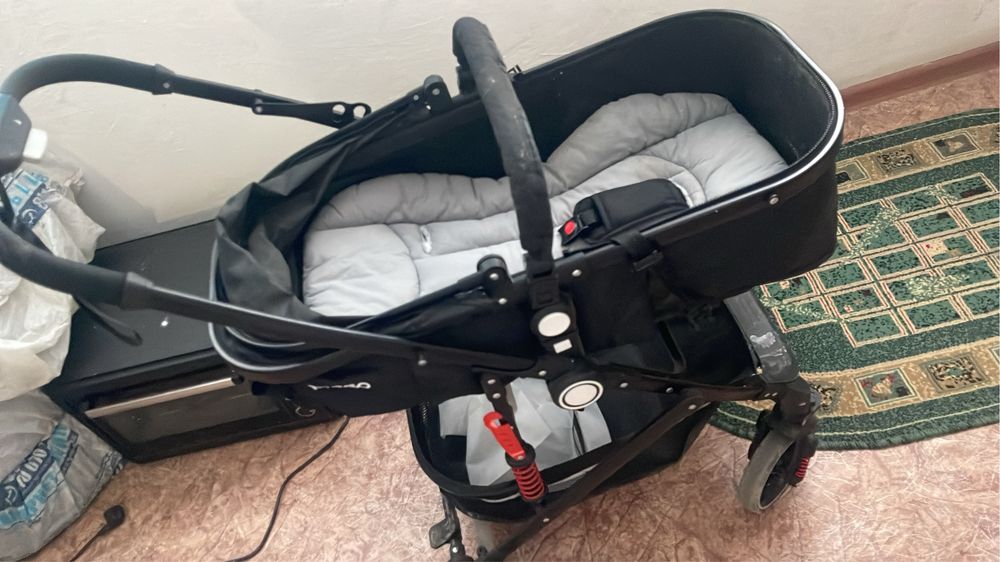 Коляска 3в1 почти новый