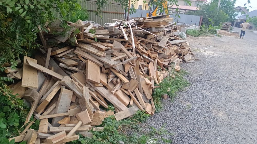Продам на дрова срочно