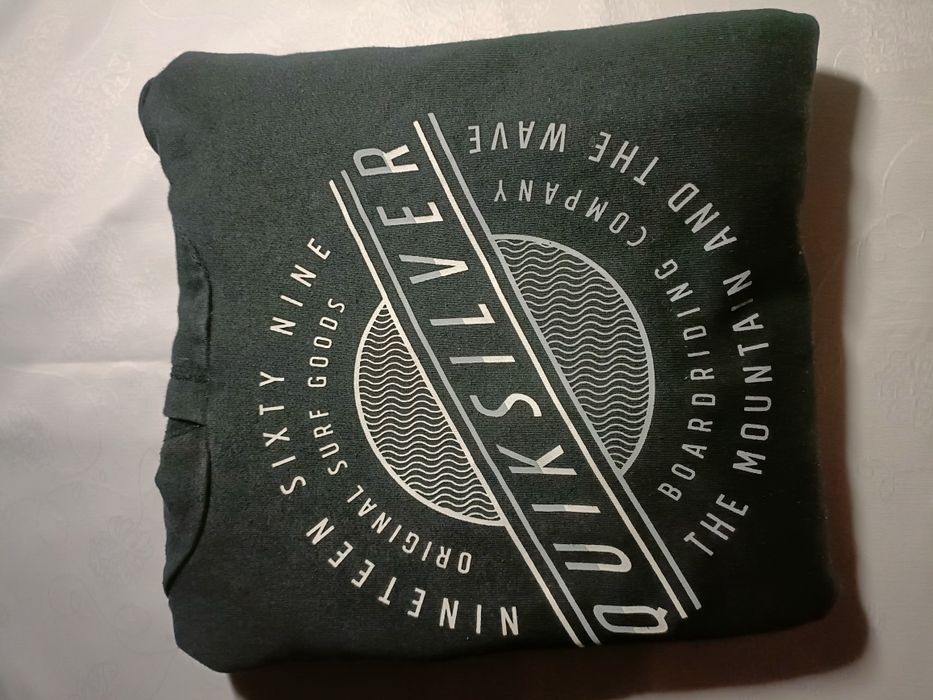 Hanorac QUIKSILVER comfortabil